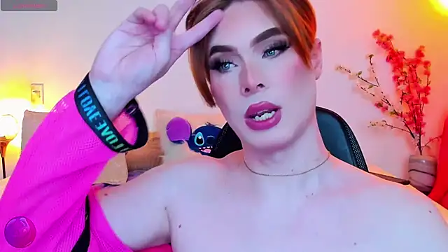 Snapshot of mike_blossom chatting on 10-07-25, 02:18 mike blossom online show from 10-07-25, 02:18