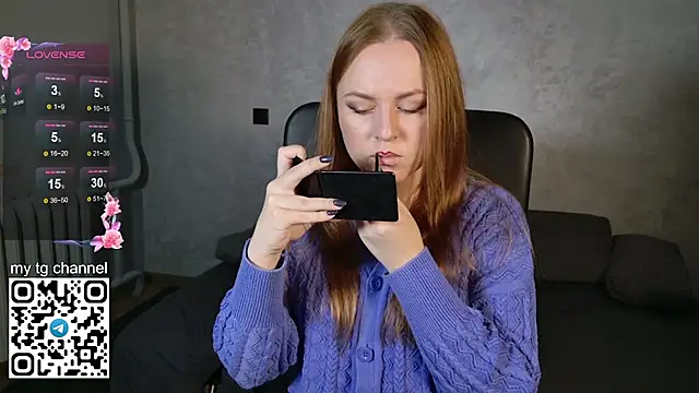 Lila Pitt online show from 10-17-25, 05:33