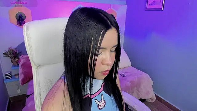 Snapshot of Hanna__Becker_ chatting on 12-14-24, 04:23 Hanna  Becker  online show from 12-14-24, 04:23