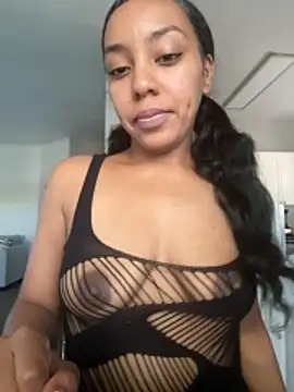 juicyyy323 online show from 11-09-25, 09:19