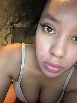 juicyyy323 online show from 01-08-25, 01:53