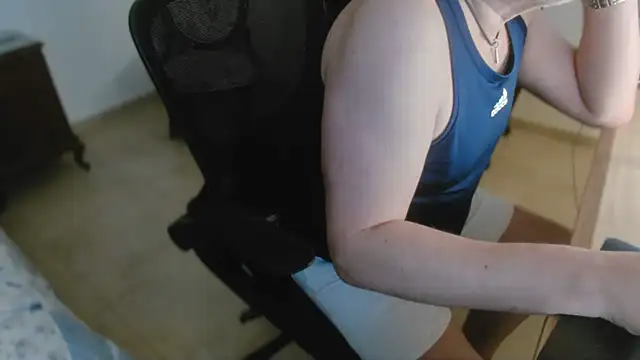 Snapshot of slzypvtpig chatting on 03-13-26, 06:18 slzypvtpig online show from 03-13-26, 06:18