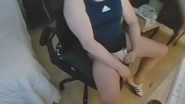 Snapshot of slzypvtpig chatting on 02-10-26, 05:17 slzypvtpig online show from 02-10-26, 05:17