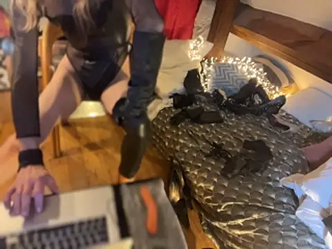 alexheels boots online show from 04-13-26, 07:12