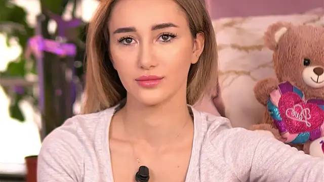 EmilyRaymont online show from 09-15-25, 05:08