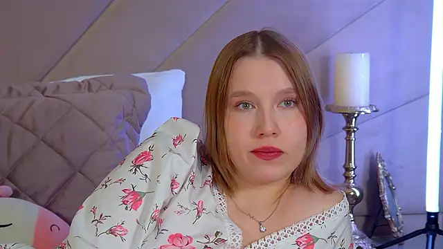 LiliLinn online show from 12-16-25, 06:39