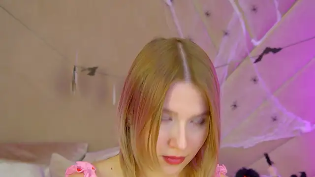 LiliLinn online show from 11-01-25, 05:36