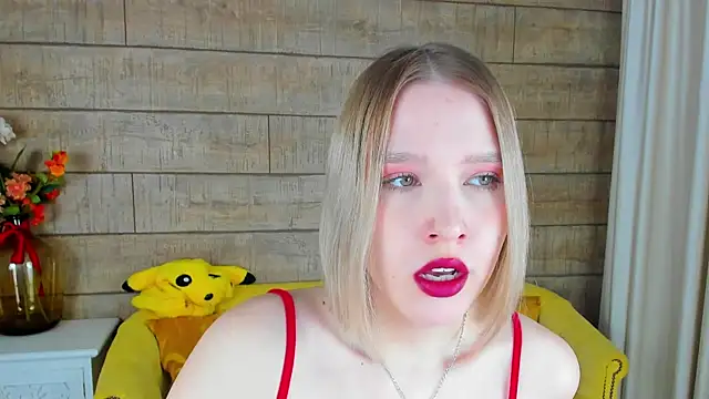 Snapshot of LiliLinn chatting on 02-26-25, 04:30 LiliLinn online show from 02-26-25, 04:30