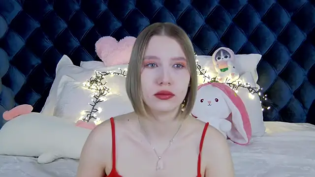 Snapshot of LiliLinn chatting on 03-03-25, 04:21 LiliLinn online show from 03-03-25, 04:21