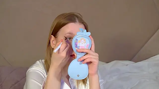 LiliLinn online show from 04-11-26, 07:45