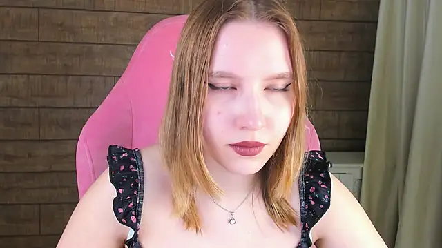 LiliLinn online show from 06-03-26, 02:33