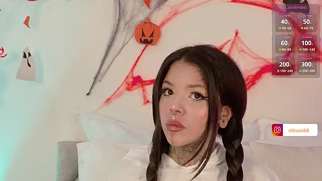 NinaInk online show from 10-31-25, 01:30