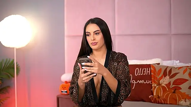 AlmaLuv online show from 11-17-25, 04:49