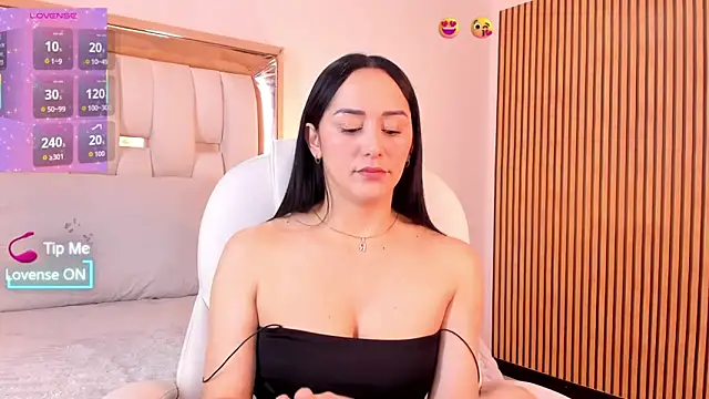 hazel ross tcw online show from 10-21-25, 02:05