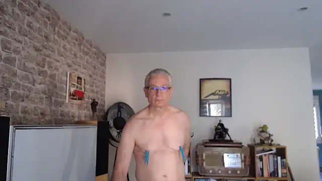 Snapshot of Goduleur69 chatting on 09-19-25, 04:33 Goduleur69 online show from 09-19-25, 04:33