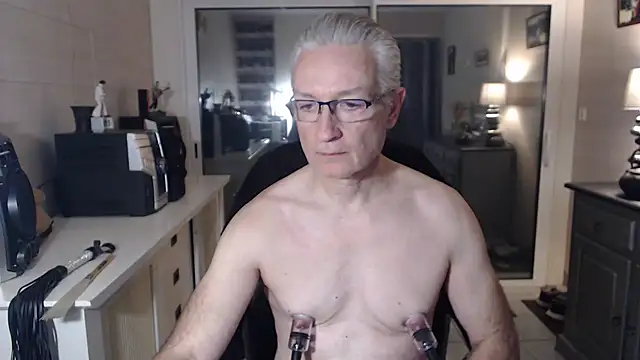 Snapshot of Goduleur69 chatting on 12-01-24, 04:34 Goduleur69 online show from 12-01-24, 04:34