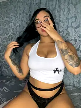 ElaEndez  online show from 12-20-25, 04:37