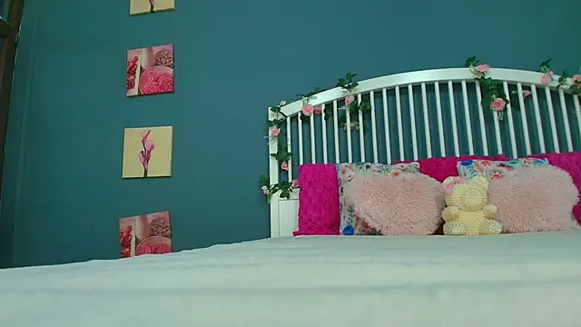 AlicePirs online show from 09-28-25, 04:19