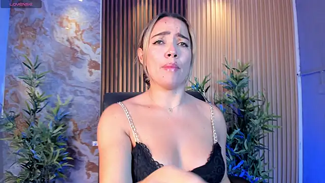 Alessia Taylorr online show from 09-30-25, 12:33
