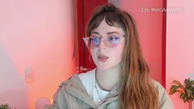 Snapshot of tekila__ chatting on 05-19-26, 11:23 tekila online show from 05-19-26, 11:23