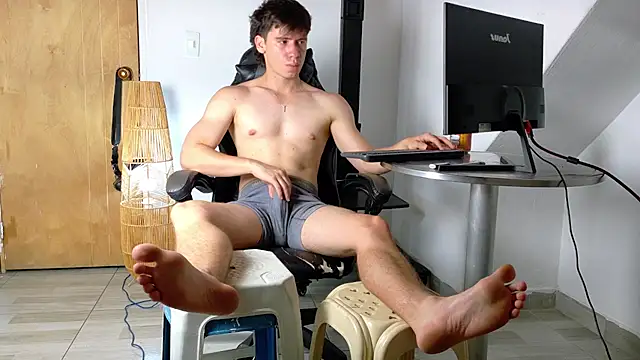 Snapshot of harry_greg21 chatting on 06-26-26, 12:49 harry greg21 online show from 06-26-26, 12:49