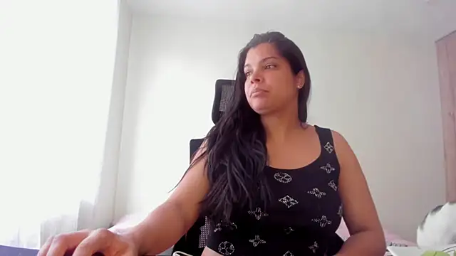 Sweetdreamses  online show from 03-20-26, 02:18