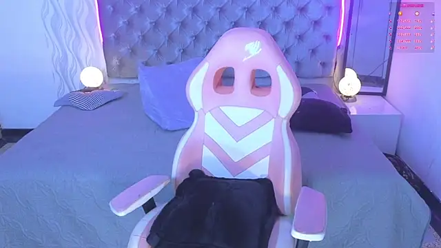 zoe arango online show from 12-13-24, 01:37