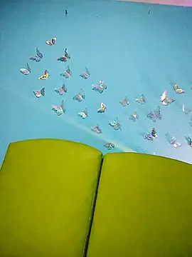 Snapshot of evelyn_prince1 chatting on 02-05-26, 03:35 evelyn prince1 online show from 02-05-26, 03:35