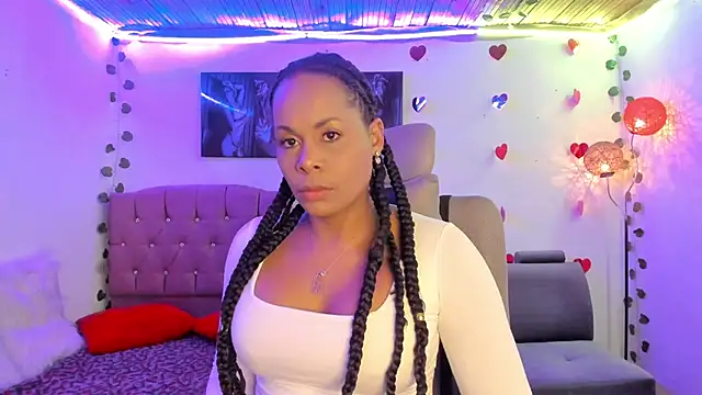 Snapshot of Camille_rose_ chatting on 02-23-25, 01:57 Camille rose online show from 02-23-25, 01:57