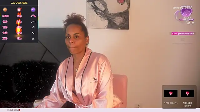 Snapshot of Camille_rose_ chatting on 10-03-25, 04:19 Camille rose online show from 10-03-25, 04:19