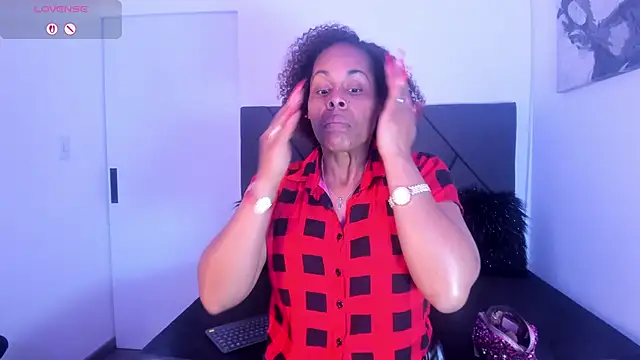 Snapshot of Camille_rose_ chatting on 09-15-25, 04:51 Camille rose online show from 09-15-25, 04:51