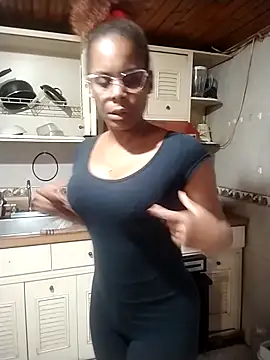 Snapshot of Camille_rose_ chatting on 10-10-25, 03:35 Camille rose online show from 10-10-25, 03:35