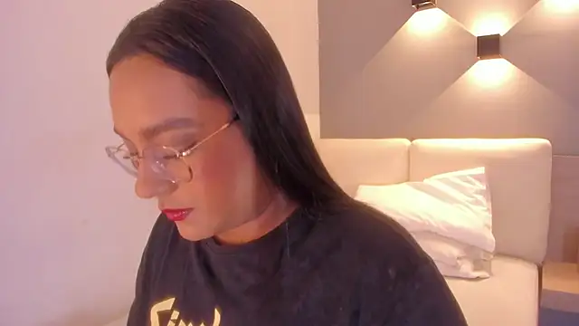 ellamontoya online show from 09-24-25, 11:17