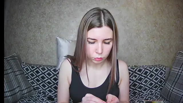 ElllaNuar online show from 12-19-24, 04:56