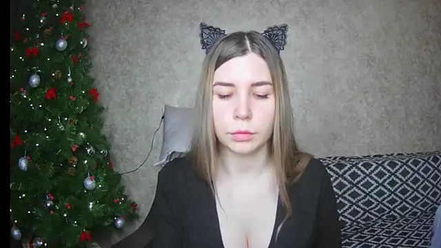 ElllaNuar online show from 01-28-25, 05:11