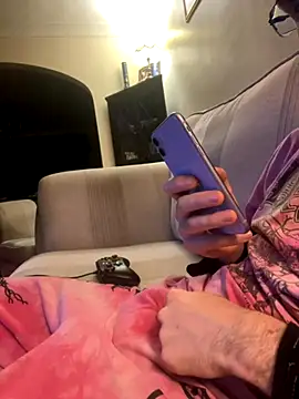 Snapshot of EE123458 chatting on 11-23-25, 08:08 EE123458 online show from 11-23-25, 08:08