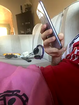 Snapshot of EE123458 chatting on 11-28-25, 01:00 EE123458 online show from 11-28-25, 01:00