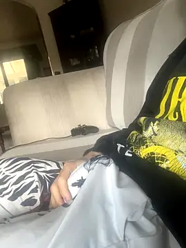 Snapshot of EE123458 chatting on 10-31-25, 02:57 EE123458 online show from 10-31-25, 02:57