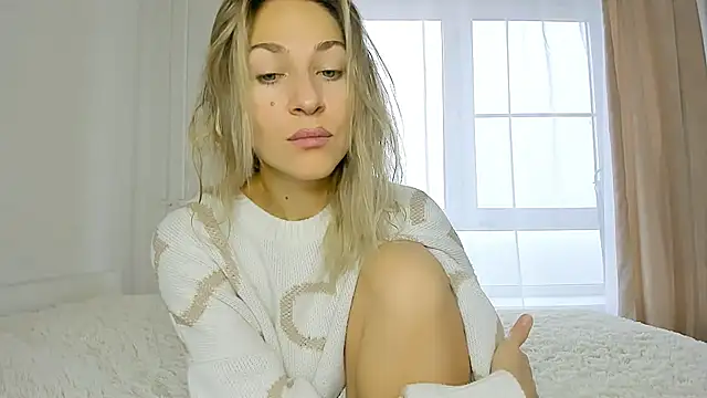 Mona Cruz online show from 11-13-25, 05:44