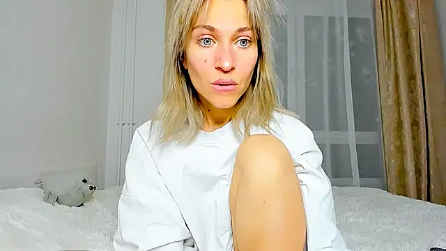 Mona Cruz online show from 02-22-25, 08:09