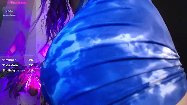 Snapshot of ValenGray chatting on 03-21-25, 11:55 ValenGray online show from 03-21-25, 11:55
