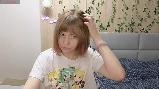 Snapshot of HermioneHHH chatting on 02-19-25, 06:21 HermioneHHH online show from 02-19-25, 06:21