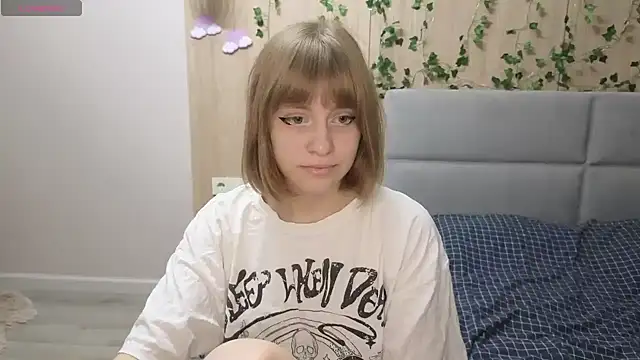 Snapshot of HermioneHHH chatting on 01-29-25, 07:00 HermioneHHH online show from 01-29-25, 07:00