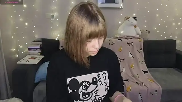 Snapshot of HermioneHHH chatting on 01-25-25, 06:02 HermioneHHH online show from 01-25-25, 06:02