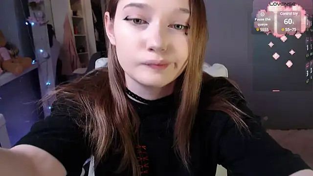 Snapshot of White_kitty01 chatting on 02-25-25, 03:42 White kitty01 online show from 02-25-25, 03:42