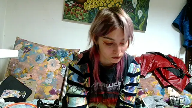 Sophie Bell online show from 10-16-25, 06:49