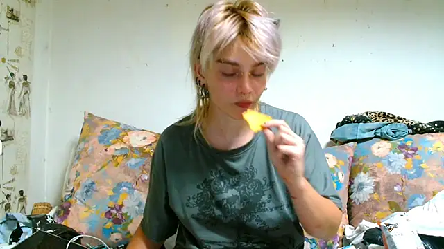 Sophie Bell online show from 07-05-26, 08:37