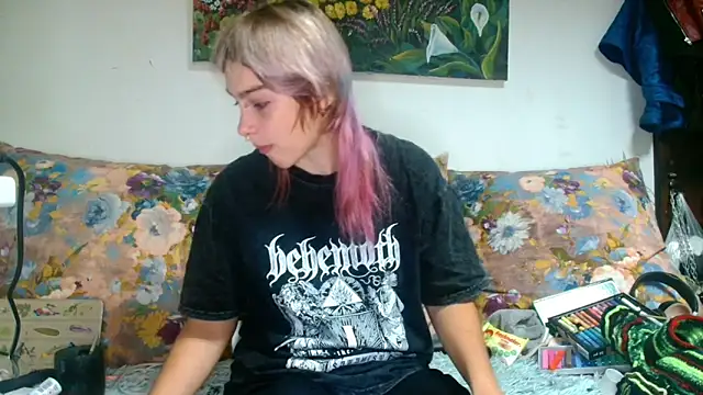Sophie Bell online show from 10-19-25, 05:16