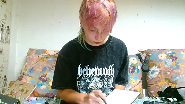 Sophie Bell online show from 06-13-26, 08:07