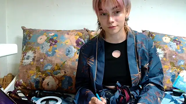 Sophie Bell online show from 07-14-26, 07:09